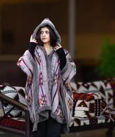 شال شتوي نسائي ورجالي - مبطن بفرو مع تطريز الاسم