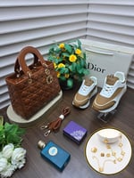 طقم شنطة وشوز ماركة ديور