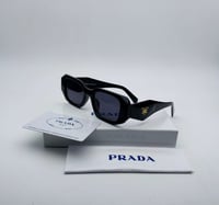 نظاره ماركة برادا الاصلية - تصميم عصري وأنيق