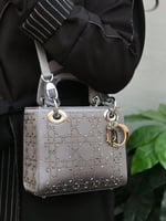 شنطة ديور كريستال - درجة أولى مع كافة الملحقات