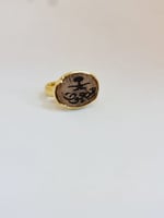 خاتم ملكي بالاسم رجالي شعار المملكة- مون