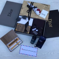 صور هدايا رجاليه فخمه - بوكس ديور الشتوي