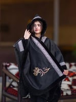 شال شتوي نسائي ورجالي - مبطن بفرو مع تطريز الاسم