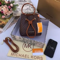 شنط مايكل كورس الجديده الاكثر طلب _متجر مون