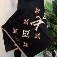 شالات ماركة لويس فيتون LV