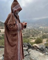 فروه سدو فخمه نسائيه - لون بني مع تطريز بالاسم