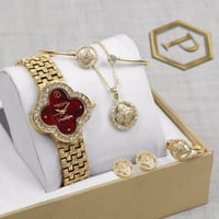 طقم فان كليف نسائي بالاسم