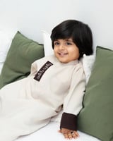 ثوب بتصميم كويتي