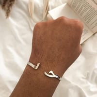 اساور حب تصميم حسب الطلب