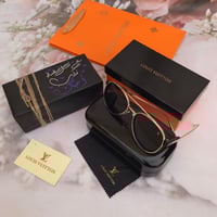 نظاره ماركة لويس فيتون درجة اولى