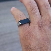 خاتم ساده أسود حسب الطلب _متجر مون