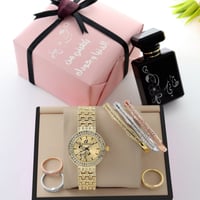 ساعه نسائي بالاسم مع عطر بالاسم _ متجر مون