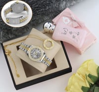 بوكس هدايا اكسسوارات بنات - ساعه وعطر واكسسوارات