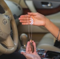 تعليقة كسرة عود حروف_متجر مون