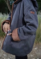 جاكيت نسائي شتوي قصير مع أطراف جلدية