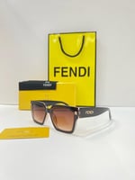 نظارة فندي مع ملحقات الماركة