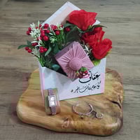 هدايا العيد للنساء والبنات - مع تنسيق ورد