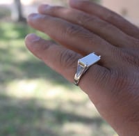 خاتم ملكي حجر صدفي _متجر مون