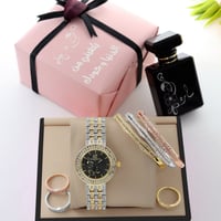 ساعه نسائي بالاسم مع عطر بالاسم _ متجر مون