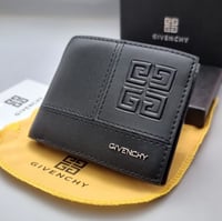 جديدنا محفظة ماركة جفنشي مع ملحقات الماركة