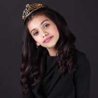 تاج بالاسم للاطفال تُصمم على الطلب - مون