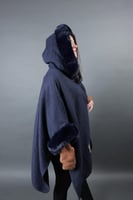 شال فرو نسائي فخم وانيق بالاسم