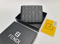 محفظه فندي رجالي 2024