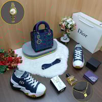 احلى شوزات نسائية ديور درجة اولى مع شنطة ديور جديد...