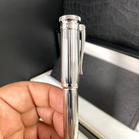 قلم دنهل سنتري مان طبق الأصل