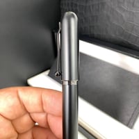 قلم دنهل سايد كار بغطاء طبق الأصل