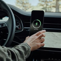 wiwu قاعدة جوال للسيارة بنظام الشحن الاسلكي MagSai...