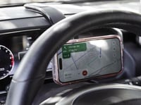 حامل جوال مغناطيسي قابل للانحناء Auras – مرونة وثب...