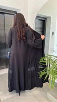4249 | عباية كتف بتطريز فني على الجوانب