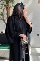 4220 | عباية كتف مطرزة سوداء بفصوص ودقات