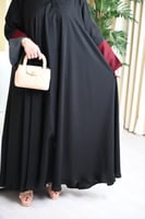 عباية كتف سادة كم عنابي