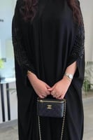 6132 | عباية كتف بشت قطري بتطريز فاخر على الأكمام