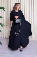 2229 | عباية كتف سوداء سادة كم كسرات