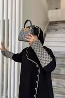 3224 | عباية كلوش قوتشي مقفلة