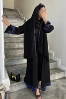 3236 | عباية كتف ملونة بأكمام لف وطرحة فخمة