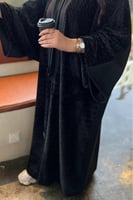 5130 | عباية كتف قطرية شتوية بفرو أسود