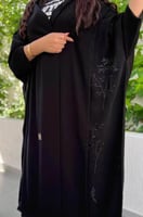6130 | عباية بشت قطري بتطريز جانبي