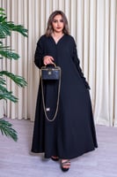 2229 | عباية كتف سوداء سادة كم كسرات