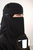 نقاب ربطة بمطاط قصير