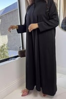 4255 عباية سوداء ملكية بتطريز اسود