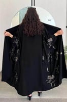 6133 | عباية بشت قطري لف بتطريز جانبي