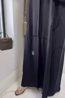 4254 | عباية سوداء تطريز يدوي كلوش