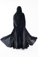 4294 | عباية كتف كلوش بتدخيلة تطريز