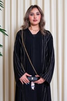 4292 | عباية كتف بتطريز ذهبي