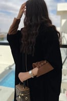 5129 | عباية كتف نص بشت شتوية مخمل سوداء