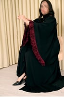 4283 | عباية كتف كلوش بكم فرنسي وتحديد كلوش ديور